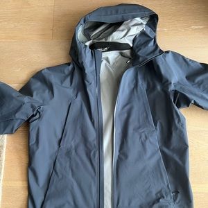 arcteryx windbreaker